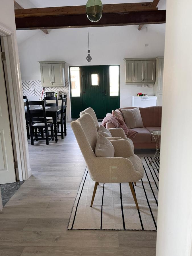 Cosy Apartment With Fire Stove 애슬론 외부 사진